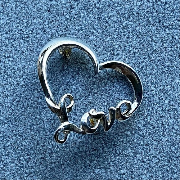 Vintage Silver Heart-shaped Brooch With “Love” Incorporated Into The Design - Picture 3 of 4